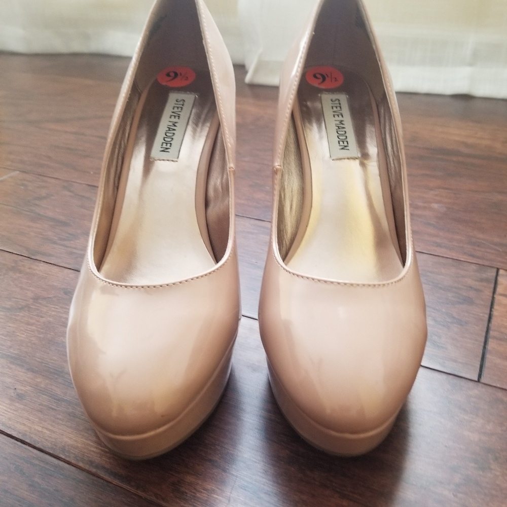 Steve Madden Nude heels sz. 9.5